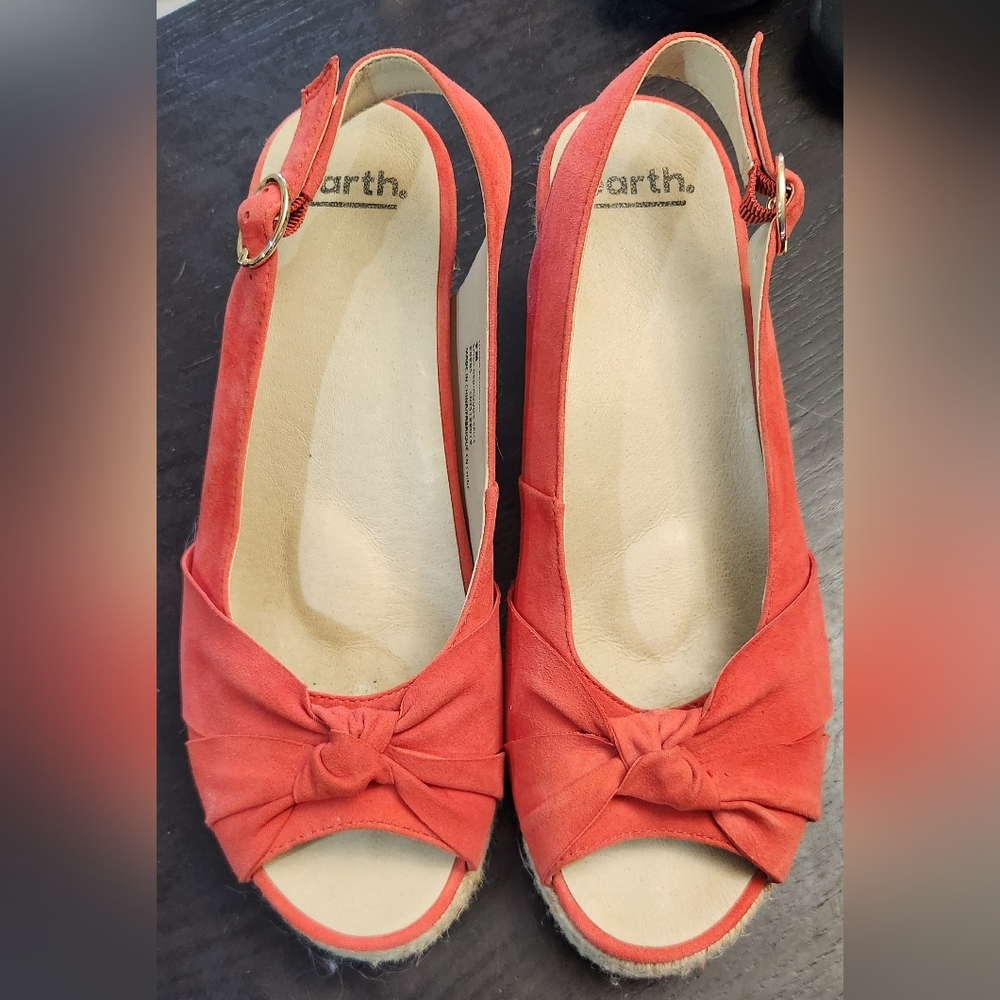 Earth Red Slingback Peep-Toe Knot Wedge Sandals Sz 9